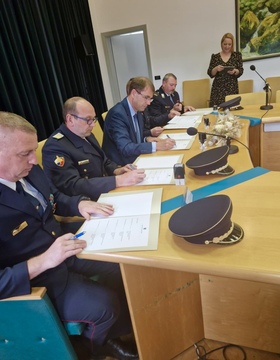 Slavnostni podpis pogodbe za opravljanje gasilske javne službe 23. 4. 2025 (7)